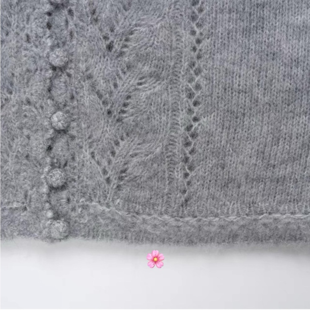 Sezane Light Gray V-Neck Knit Sweater - Picture 3 of 5